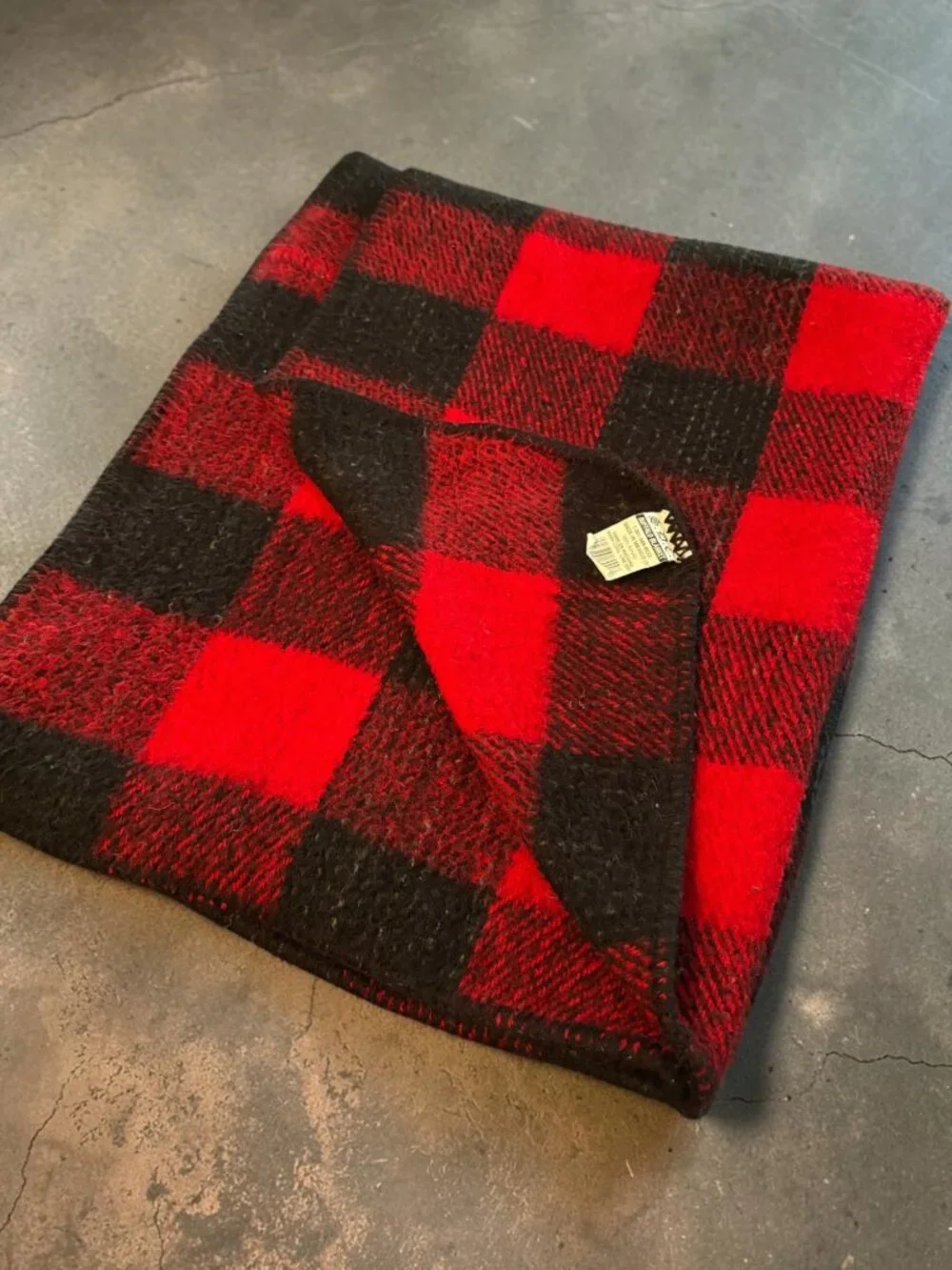 Red & Black Buffalo Check Plaid Blanket 100% Acrylic Stadium Throw Blanket Made